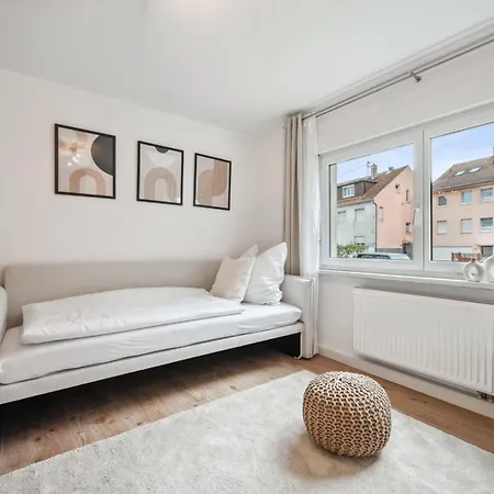 Malu - Ruhige Lage, Erdgeschoss, Smarttv, Netflix, 24h Checkin, Apartament Ludwigsburg