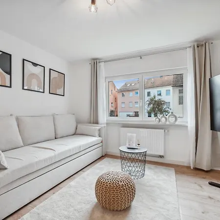 Malu - Ruhige Lage, Erdgeschoss, Smarttv, Netflix, 24h Checkin, Appartement Ludwigsburg