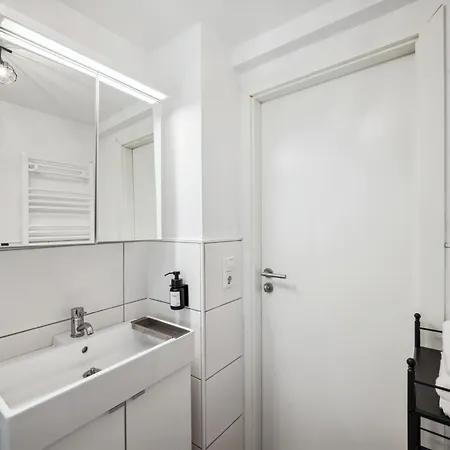 Malu - Ruhige Lage, Erdgeschoss, Smarttv, Netflix, 24h Checkin, Apartament Ludwigsburg